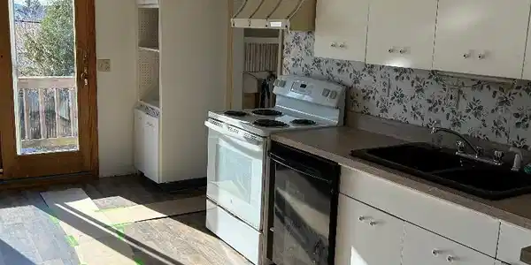 Image 2: kitchenmainfloor