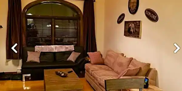 Image 4: Living room