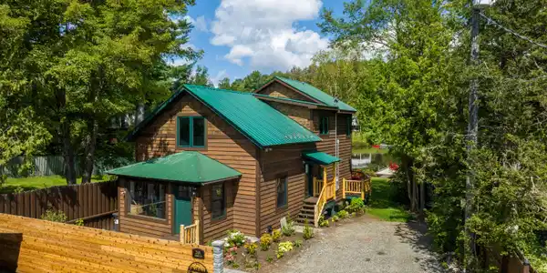 2181 Saranac