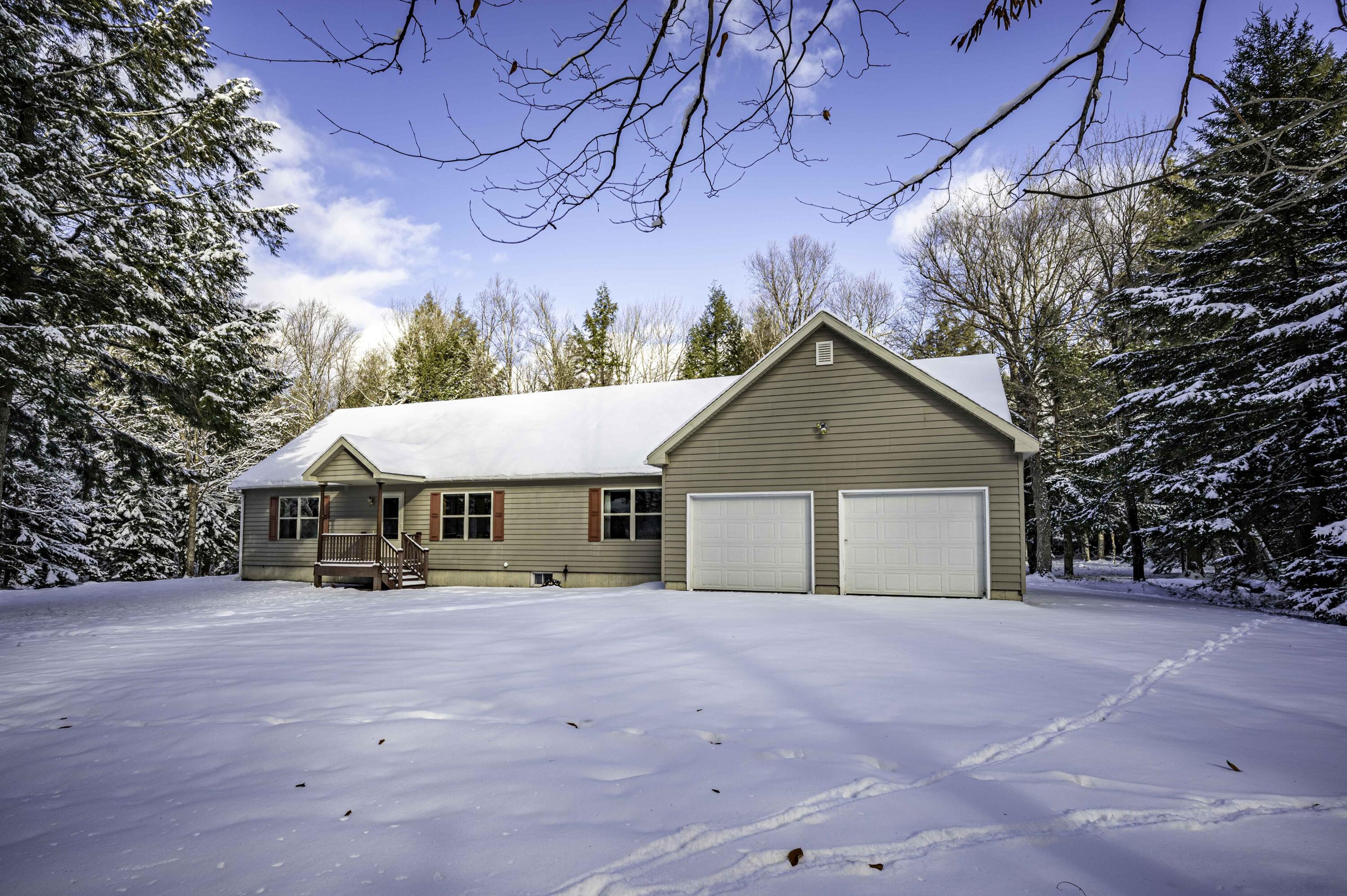 Image 2: 599 South Shore Rd