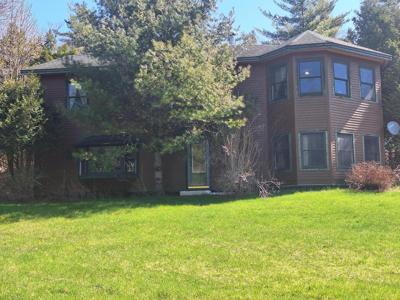 407 Augur Lake