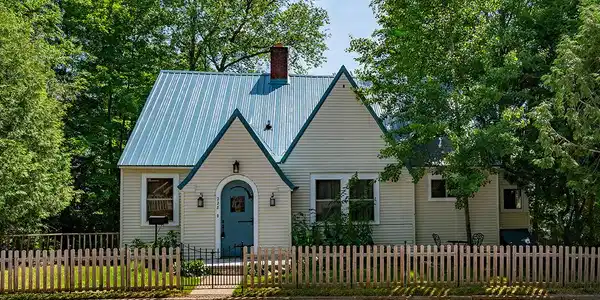 228 Neil Street