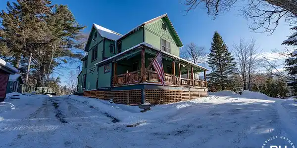 Image 3: BeaverChalet_Winter_Exterior_L