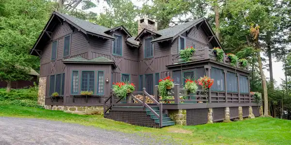 26 Hemlock Ledge