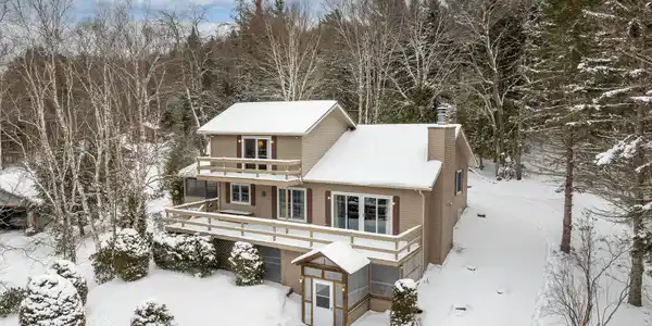 38 Holly Hill Ln