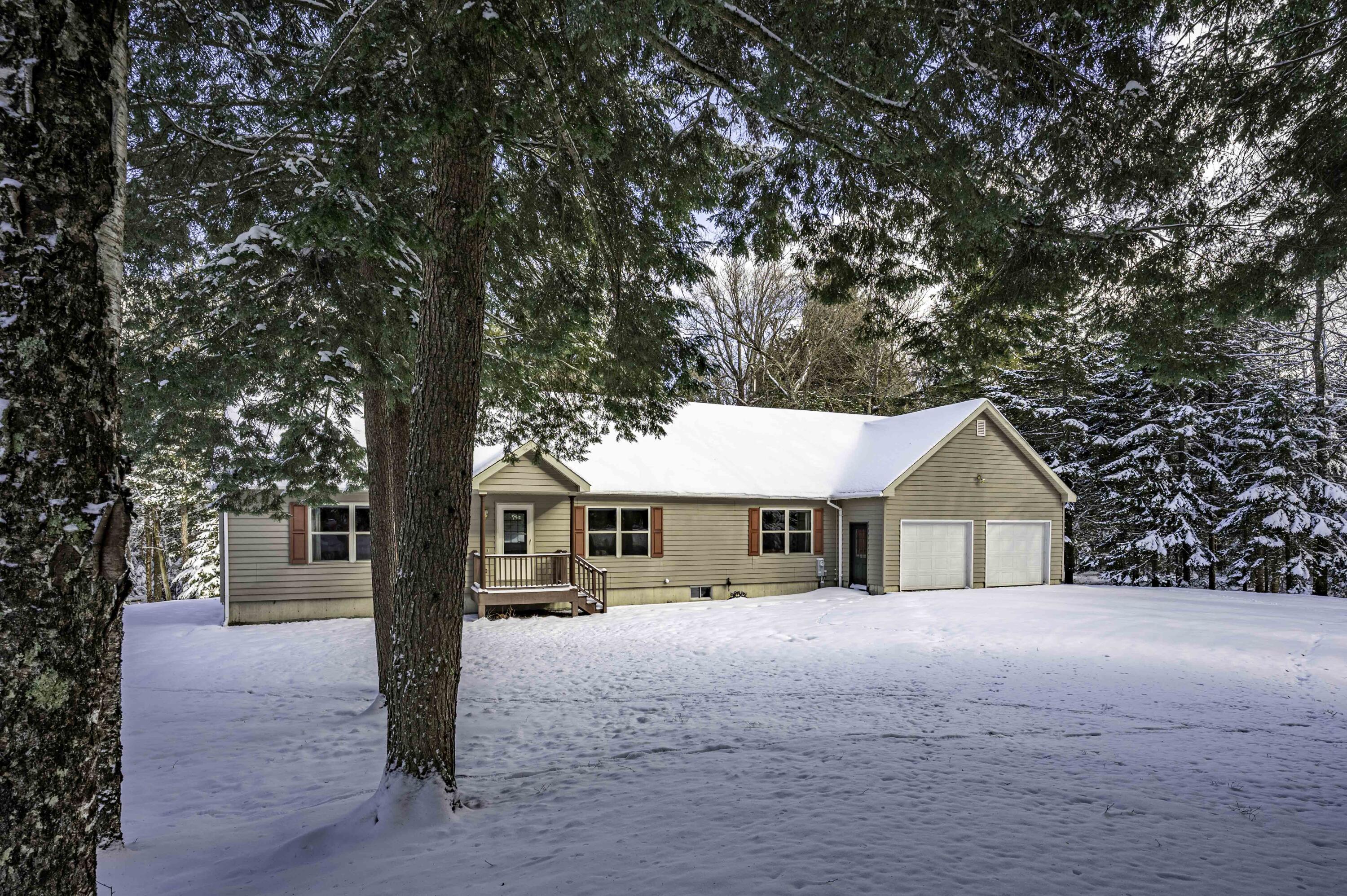 Image 4: 599 South Shore Rd