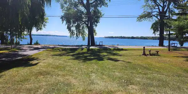 1421 Lake Shore