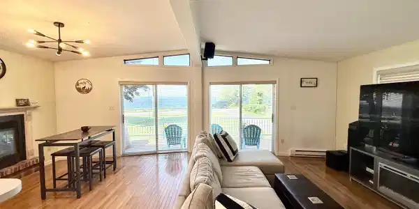 Image 2: Living Room