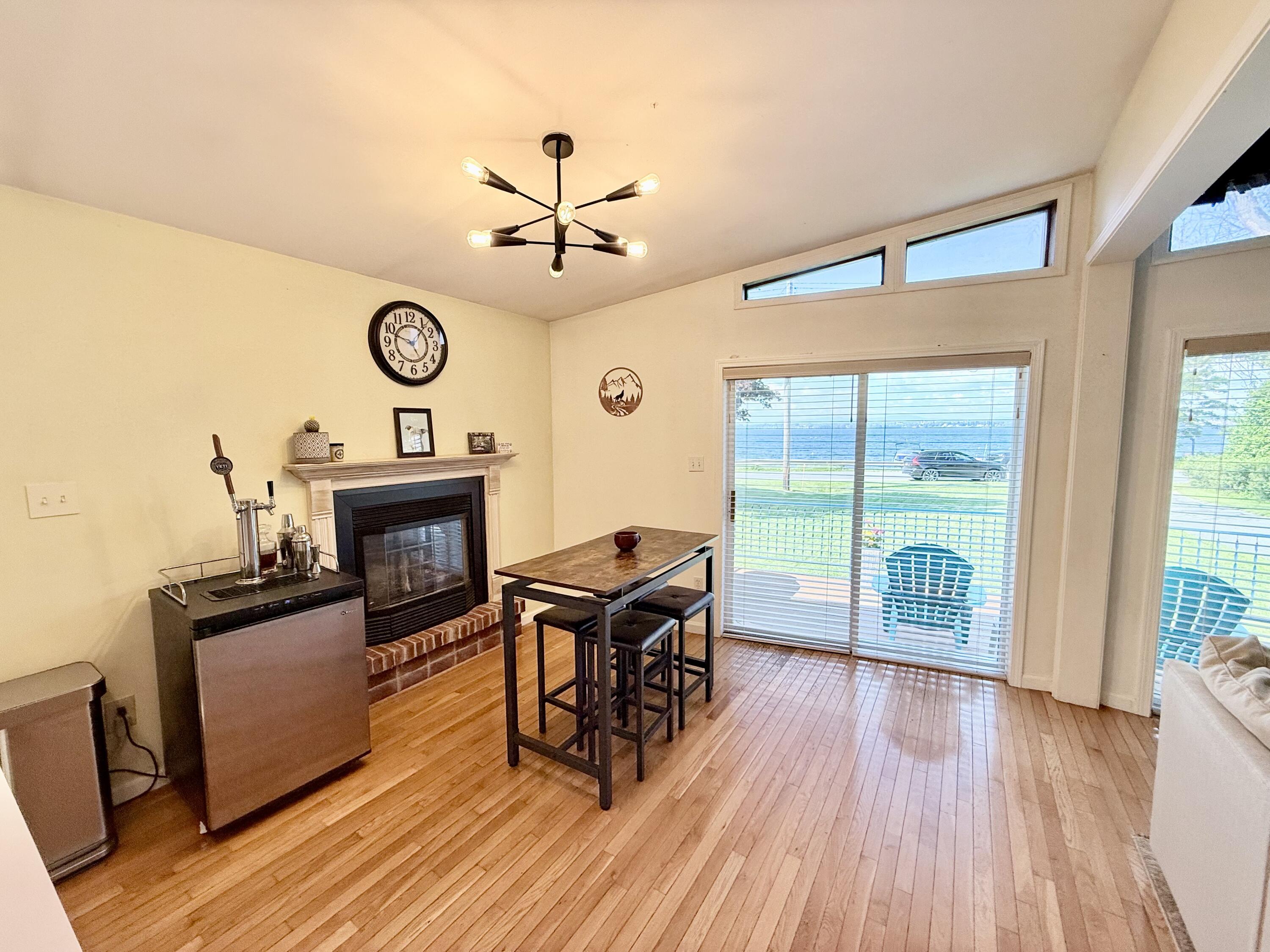 Image 4: Dining Room