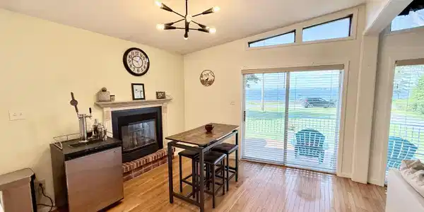 Image 4: Dining Room