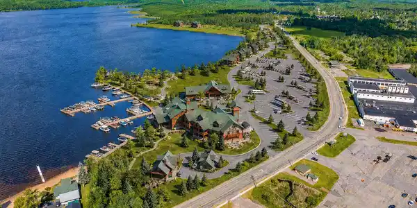 Image 4: 100 Demars Blvd-1