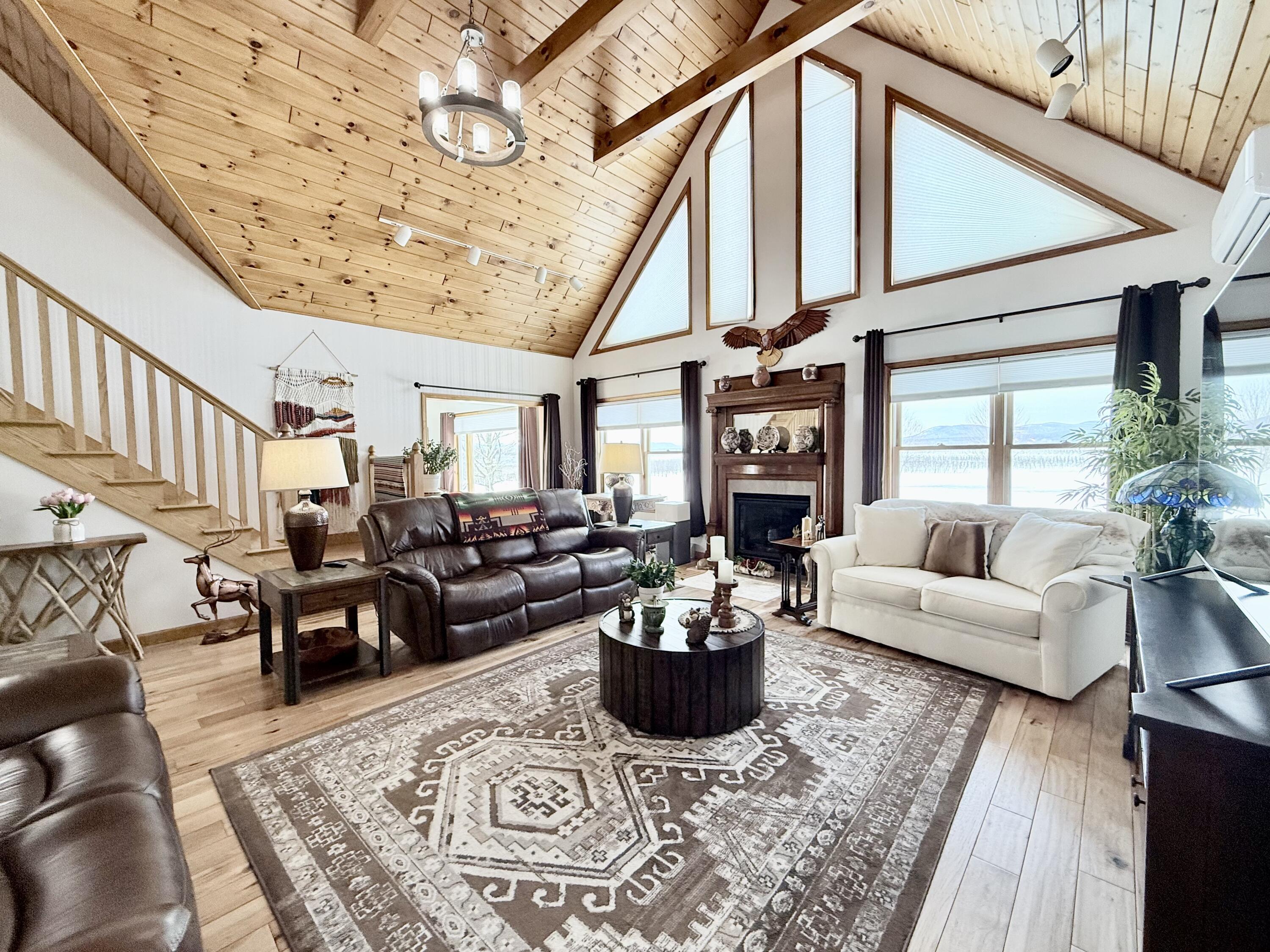 Image 2: Living room