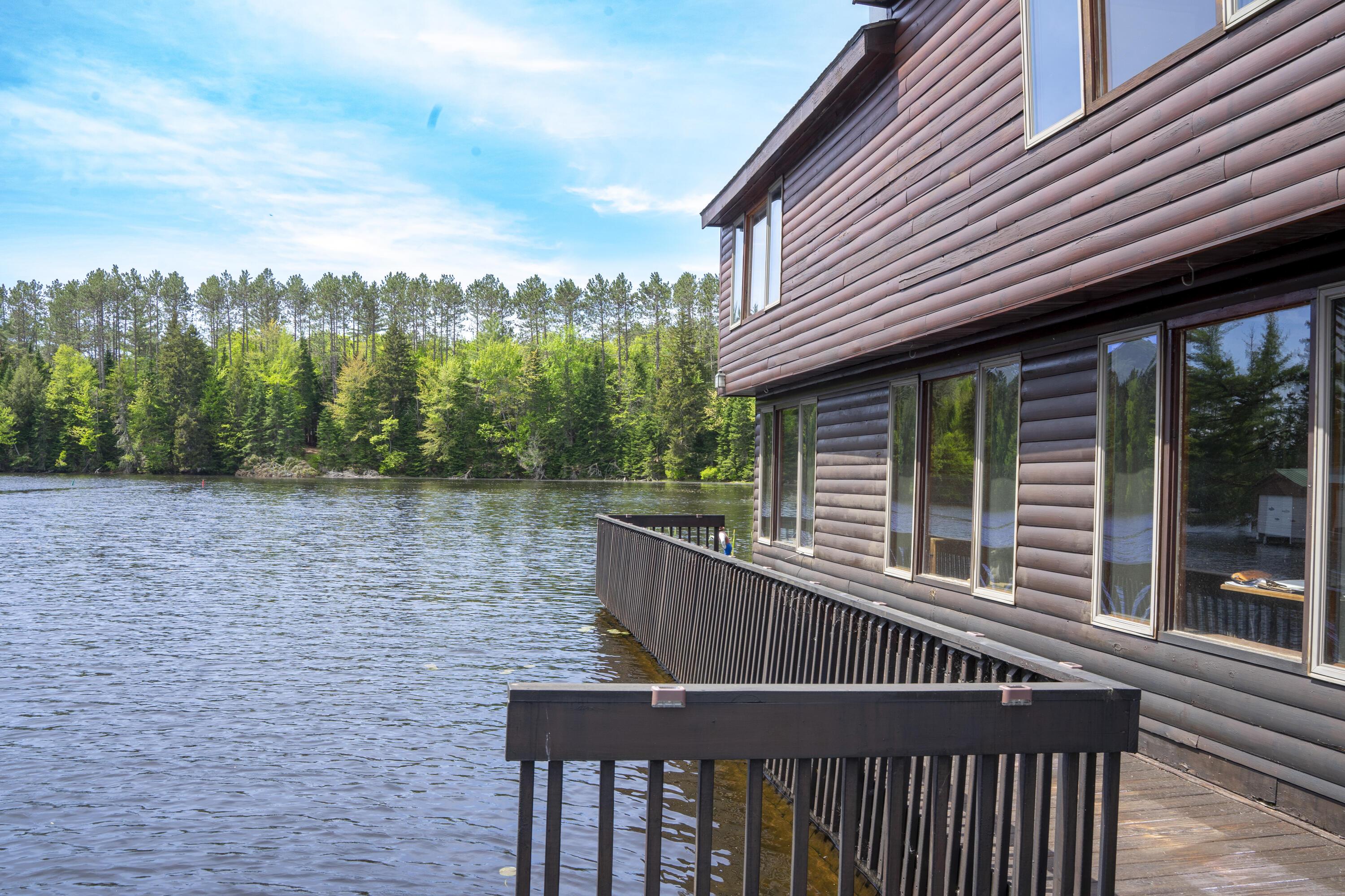 Image 3: Deck