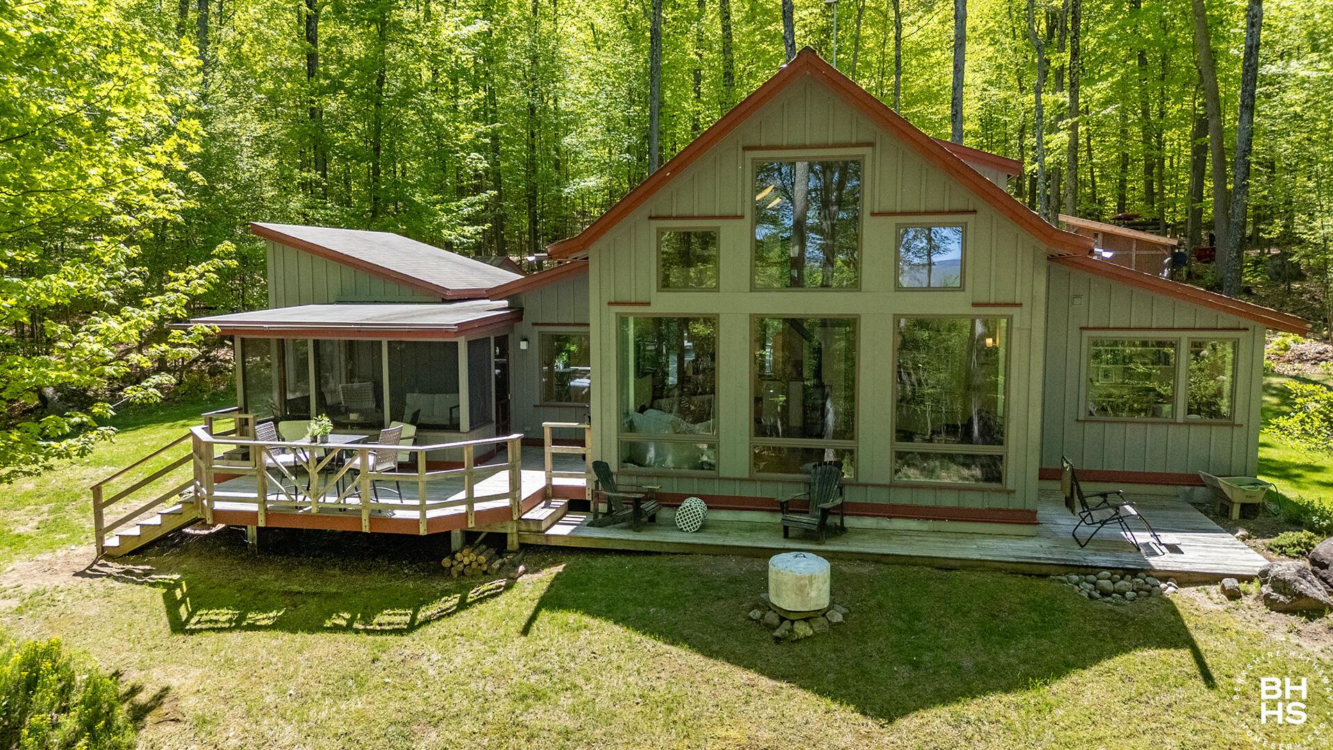 Image 1: 32CorlissPoint_A_Exterior_Back