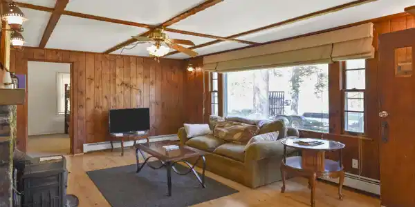 Image 3: Living Room Natural Light