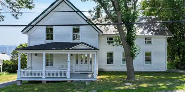 2264 Lake Shore