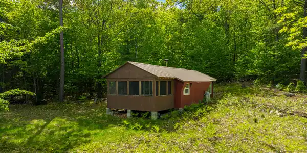 Image 4: 429 Bartlett Keene NY-19