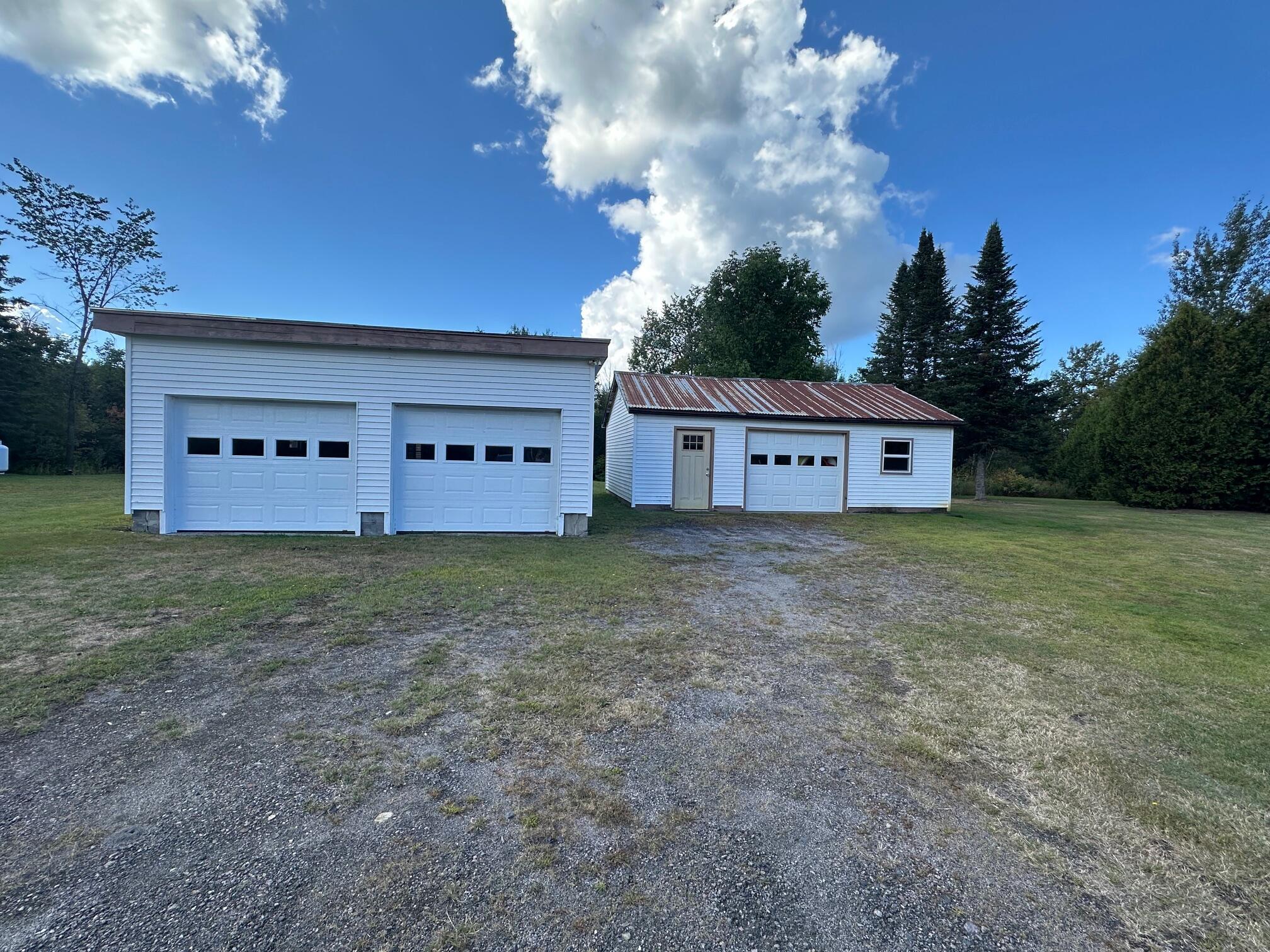 Image 4: 1875 Rt 374 Garage