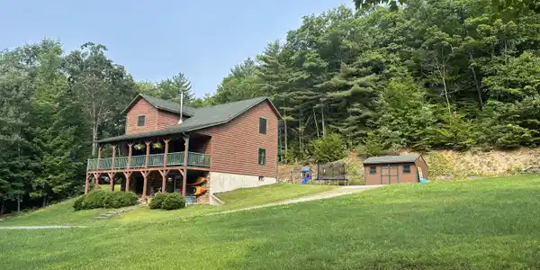102 Strackville
