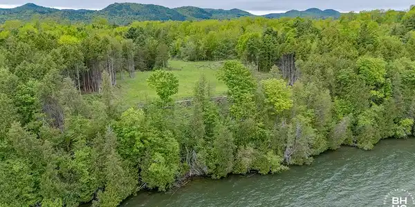 Image 4: WestportLotOnLakeChamplain_A_Lot1_Lakesi