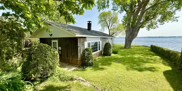1366 Lake Shore Road