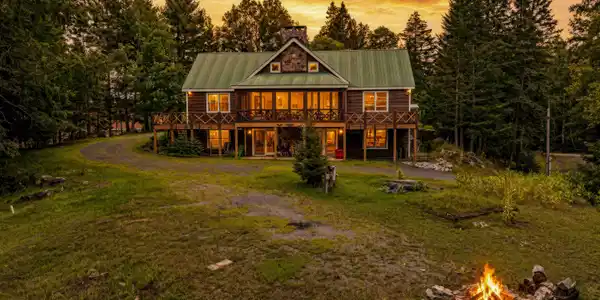 Image 4: Dusk Front of Cabin