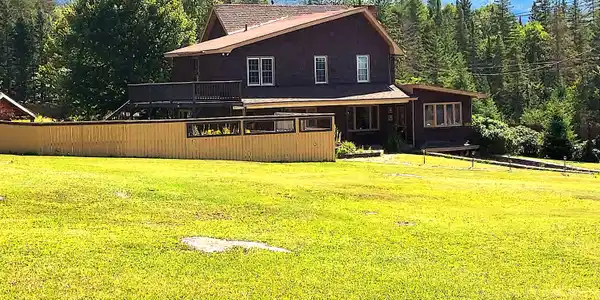 4862 Cascade