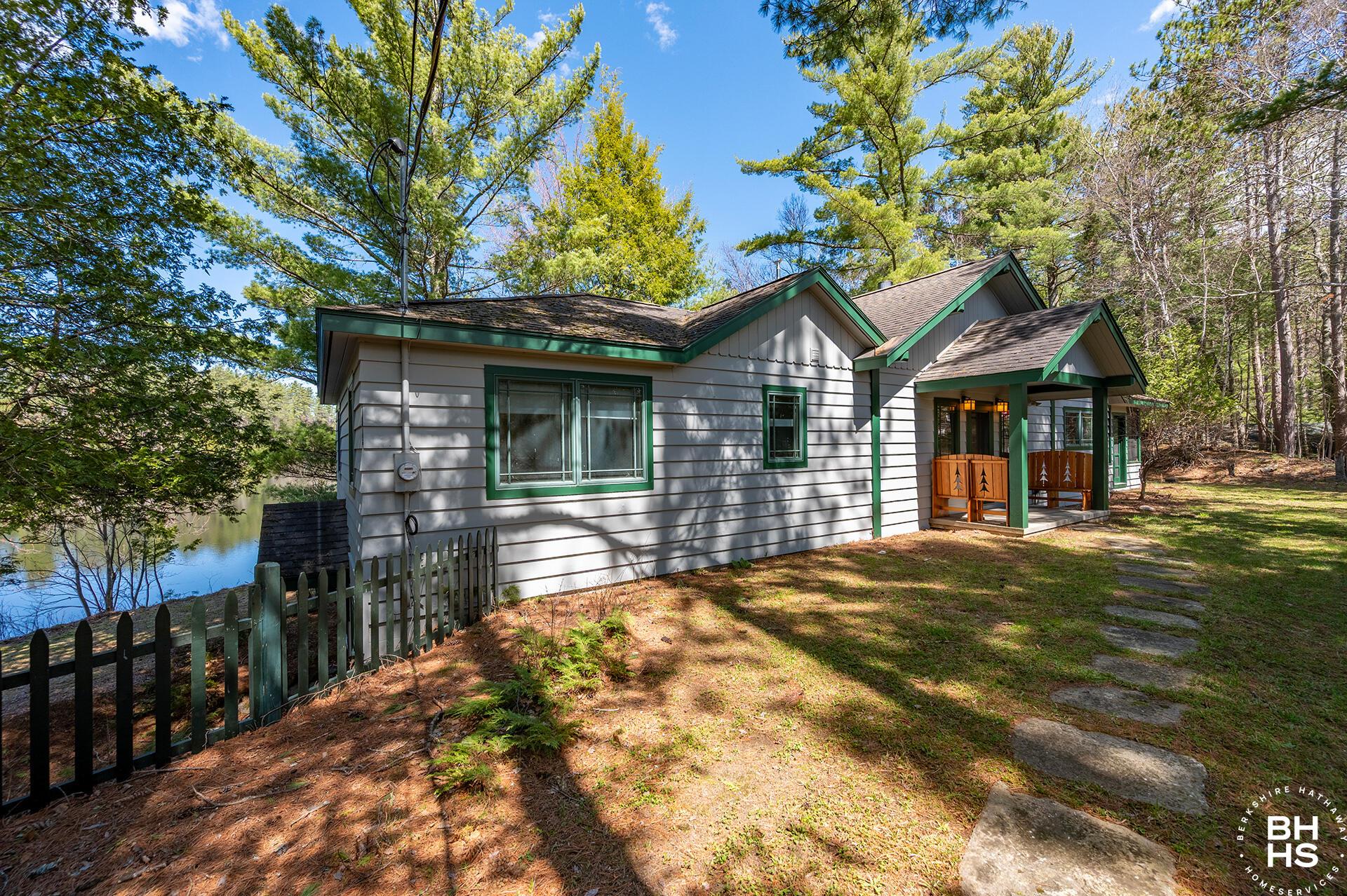 Image 4: HomeOnStonyCreekPonds_Exterior_L