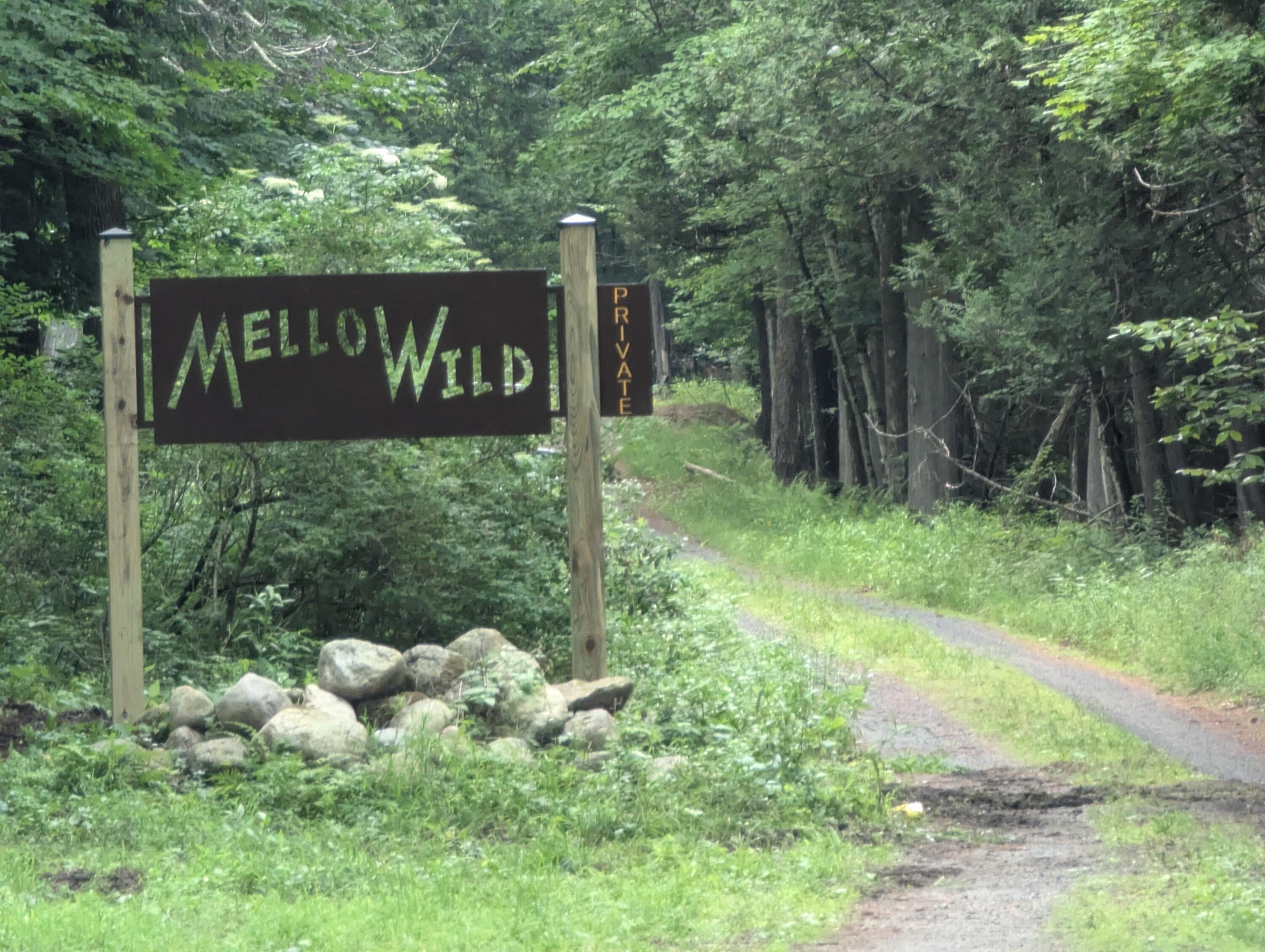 Image 2: Mellow Way Sign