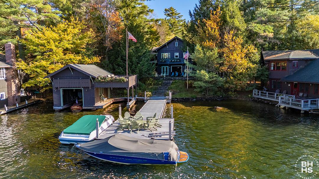 Image 1: AdirondackHomeOnLP_Fall