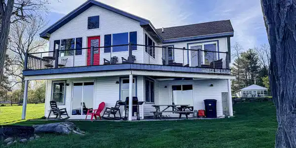 90 Lakeshore