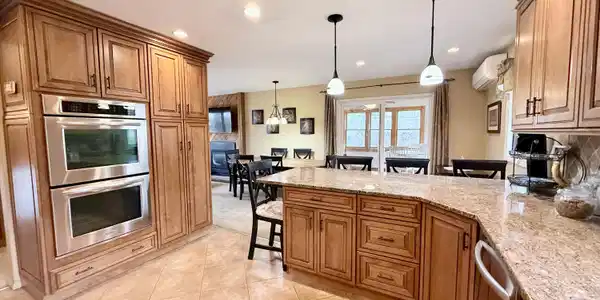 Image 2: Kitchen