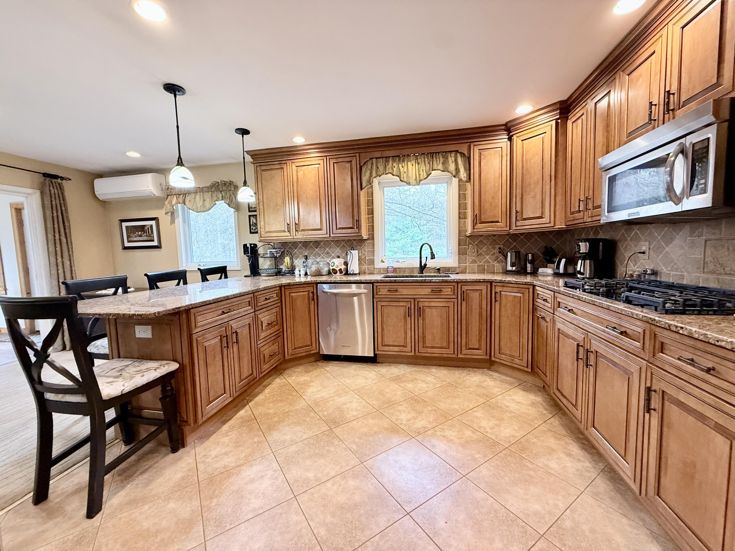 Image 3: Kitchen