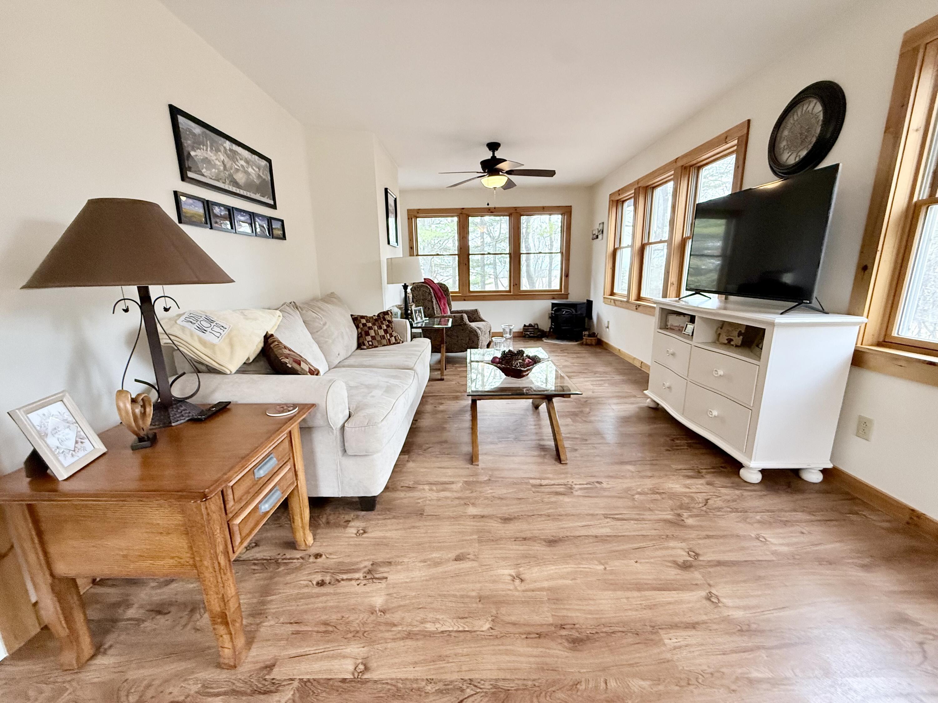 Image 4: Sunroom