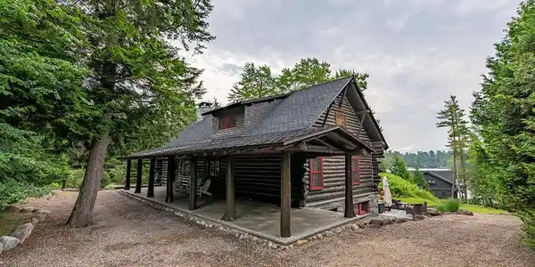 Image 3: LittleLoj_Exterior_R