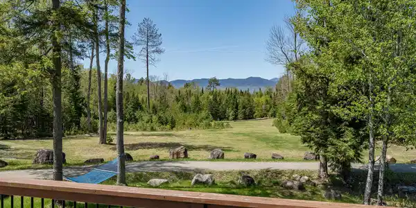Image 2: KeeneHomeStunningMtnViews_Spring_Deck_Vi
