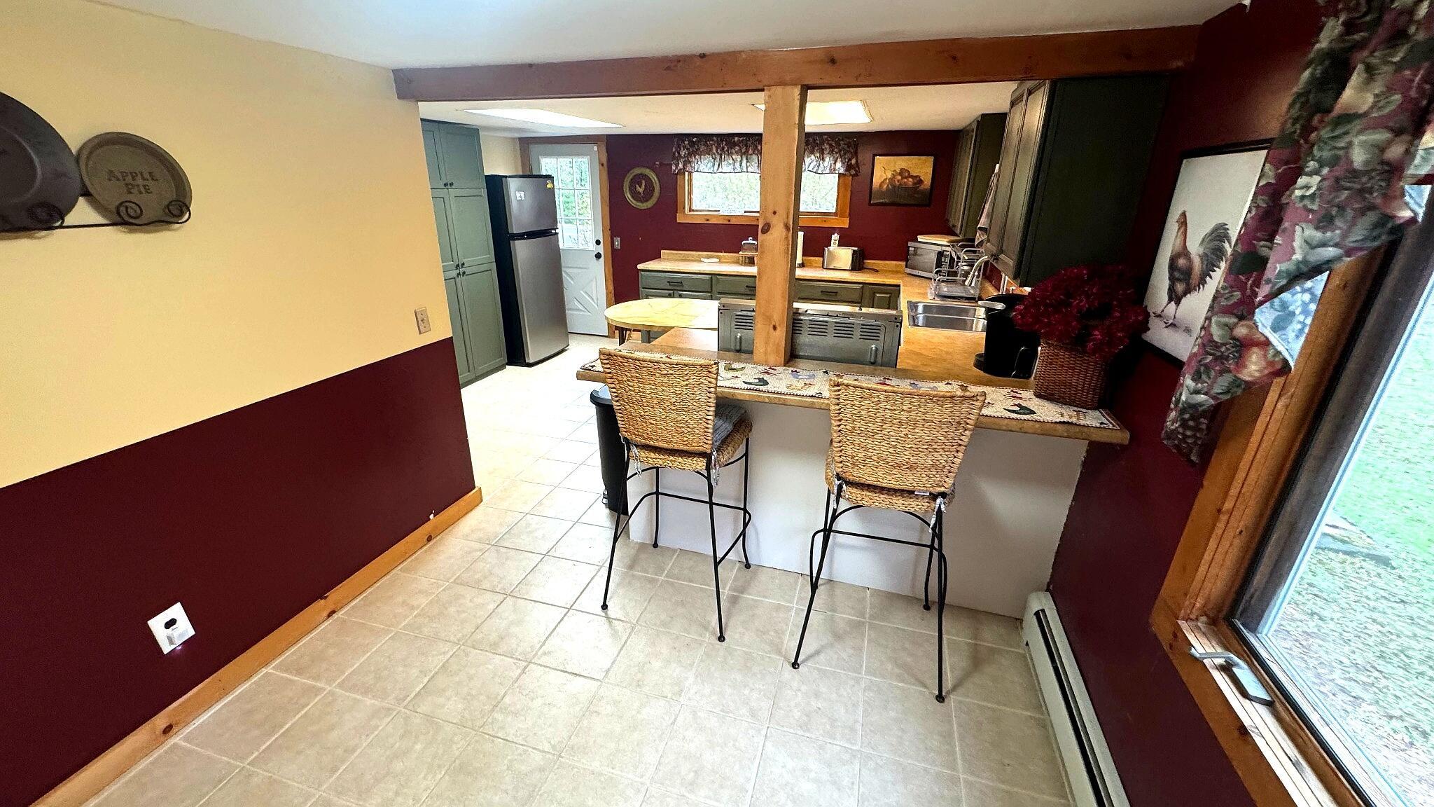 Image 3: Breakfast Nook