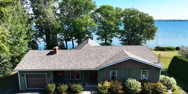 1322 Lake Shore Road