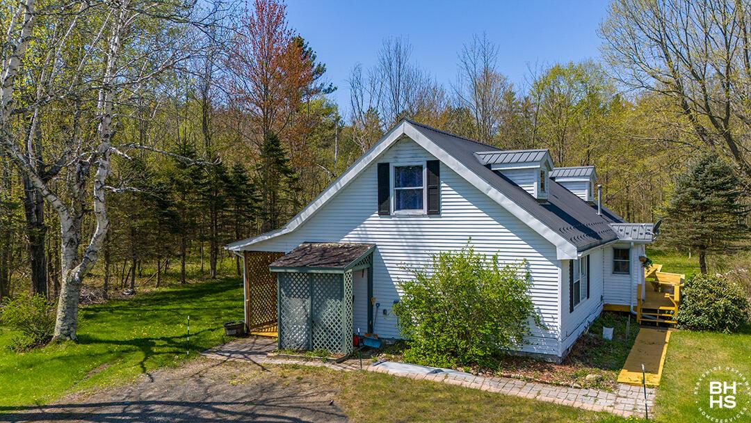 Image 3: CapeCodInKeeneValley_Spring_A_Exterior