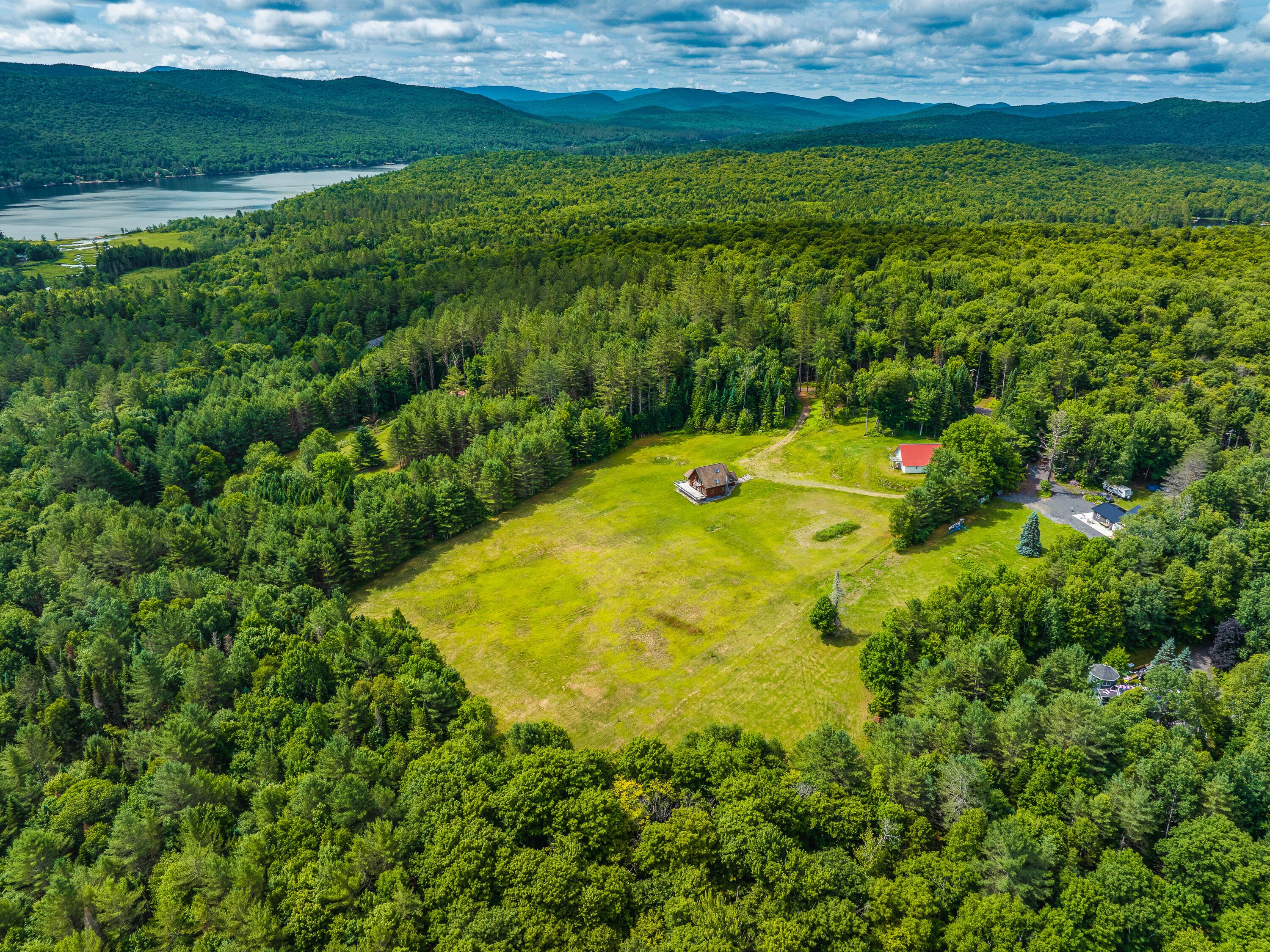 Image 3: 72 Mt. Meadows Way-3