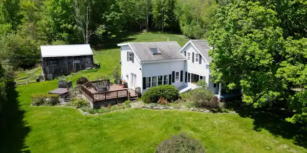 Image 4: 1001 Highlands Road-28