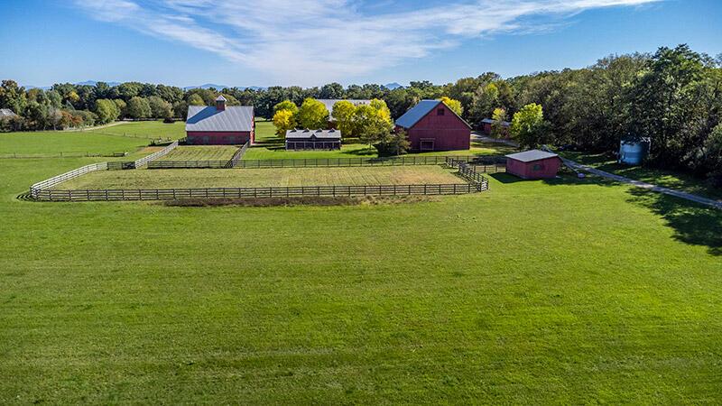 Image 4: SunsetFarmInWillsboro_Fall_A_Farm_Buildi