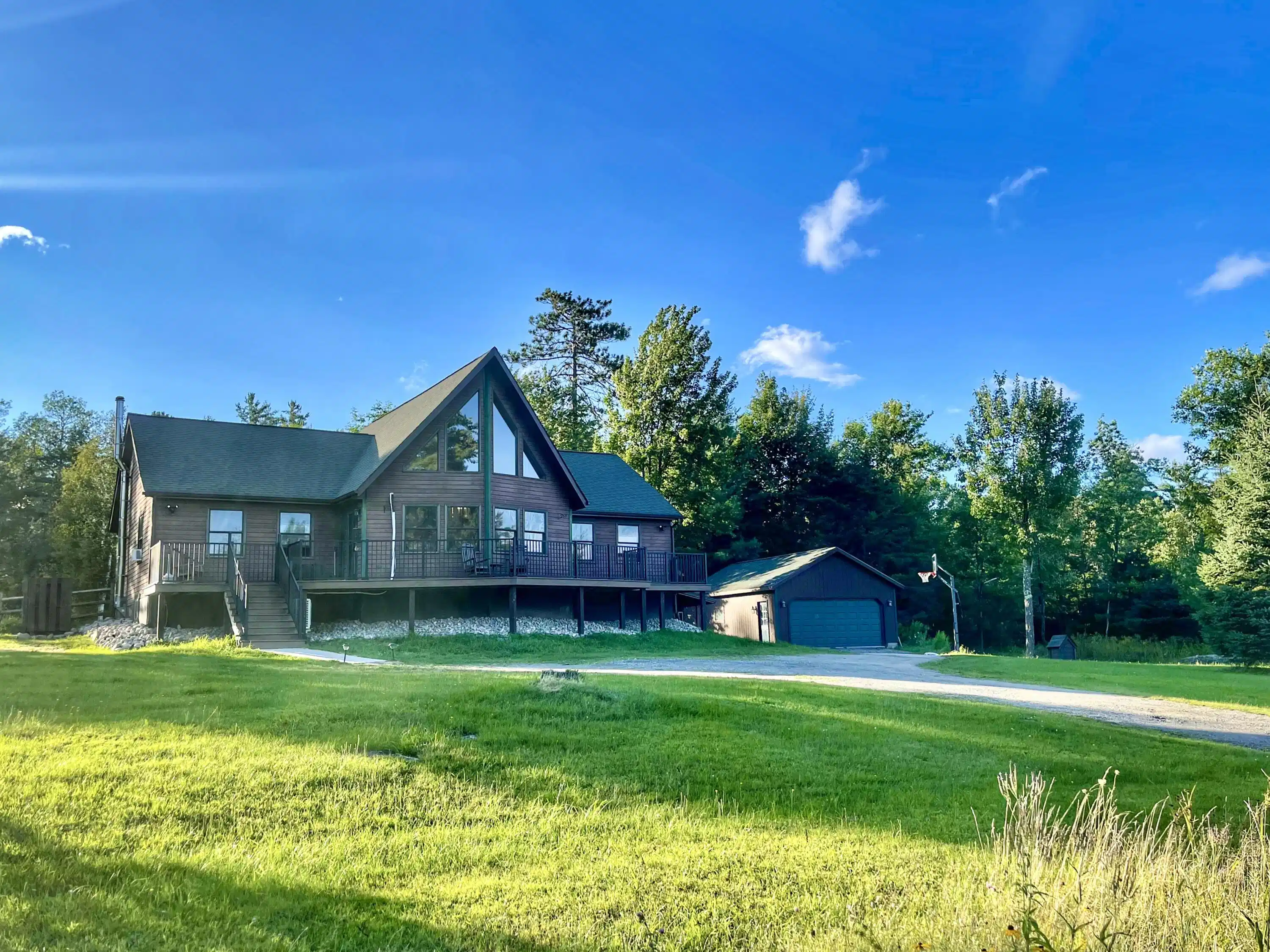 Image 1: Adirondack Alpine Cabin 5 bedrooms 3 bat