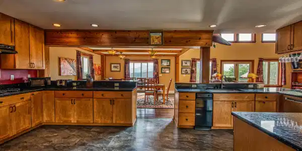 Image 3: Kitchen