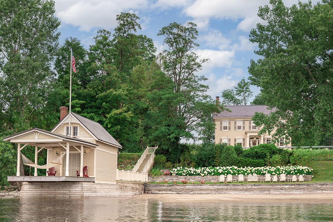 Image 1: Rosslyn_Real_Estate-1_Web