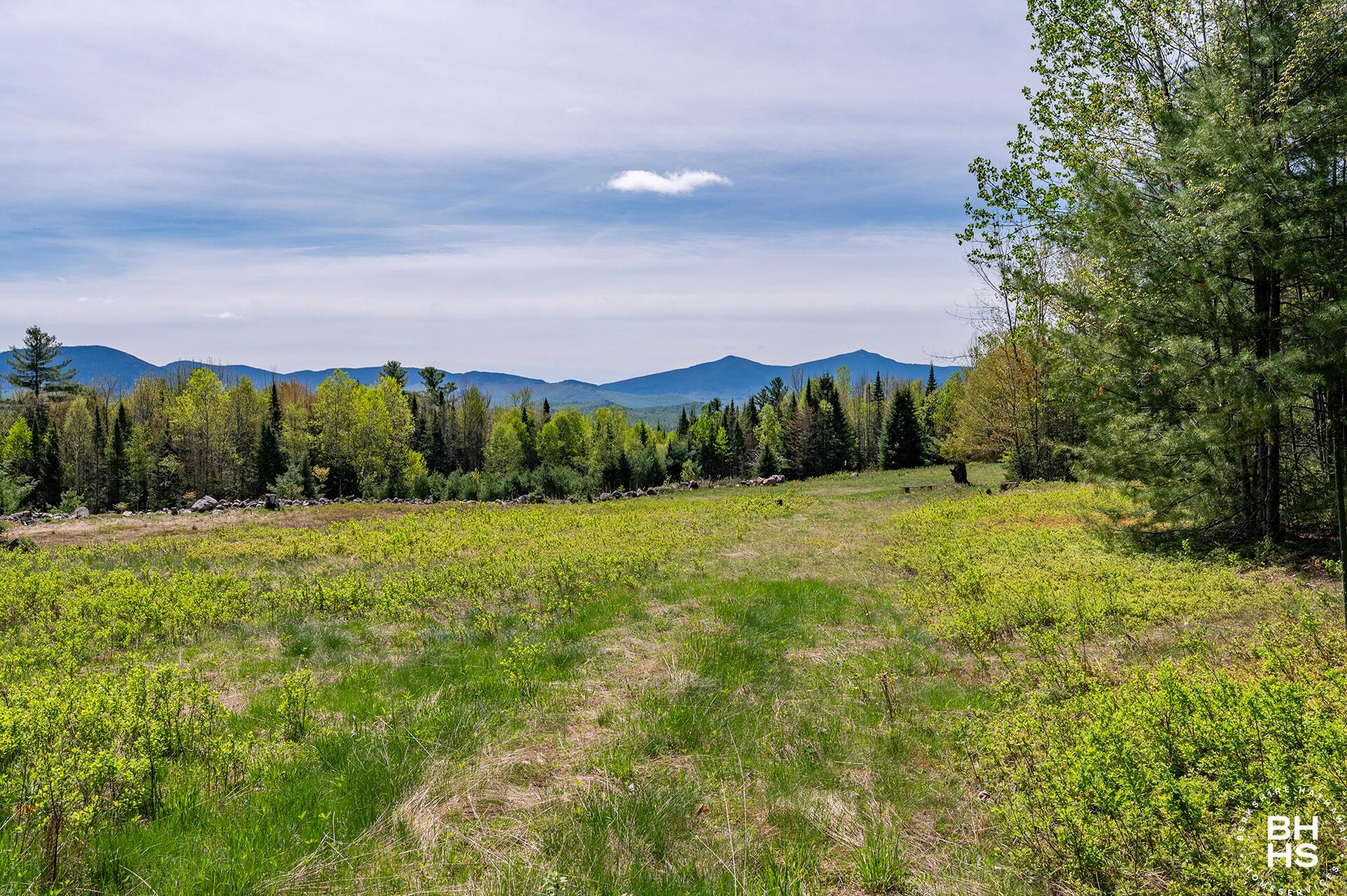 Image 2: 2262RockStreet_ViewFromGate