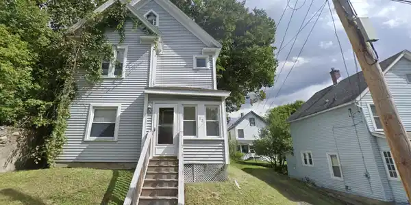 32 Hathaway St