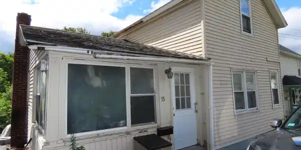 15 Meadow St
