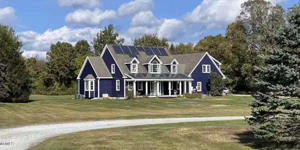 124 Egremont Plain Rd