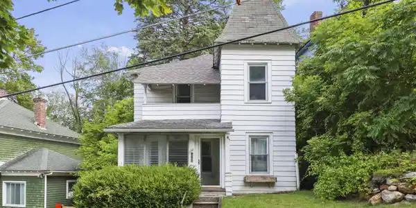 299 E Main St